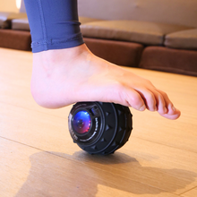 画像をギャラリービューアに読み込む, マッサージ ボール CoreRela-ball コアリラボール 振動 ストレッチボール ヨガボール 筋膜 筋膜リリース 電動 ハンディ コードレス 腰 足 腕 お尻 背中 ローラー 肩こり 首こり
