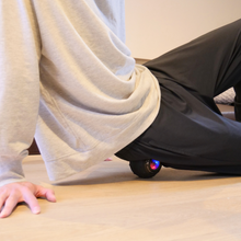 画像をギャラリービューアに読み込む, マッサージ ボール CoreRela-ball コアリラボール 振動 ストレッチボール ヨガボール 筋膜 筋膜リリース 電動 ハンディ コードレス 腰 足 腕 お尻 背中 ローラー 肩こり 首こり
